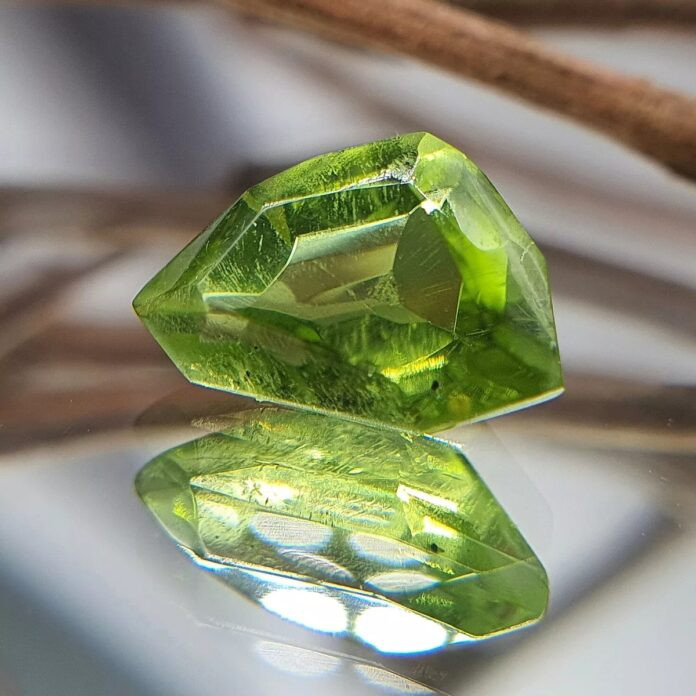 Tác dụng của đá Peridot trong phong thủy